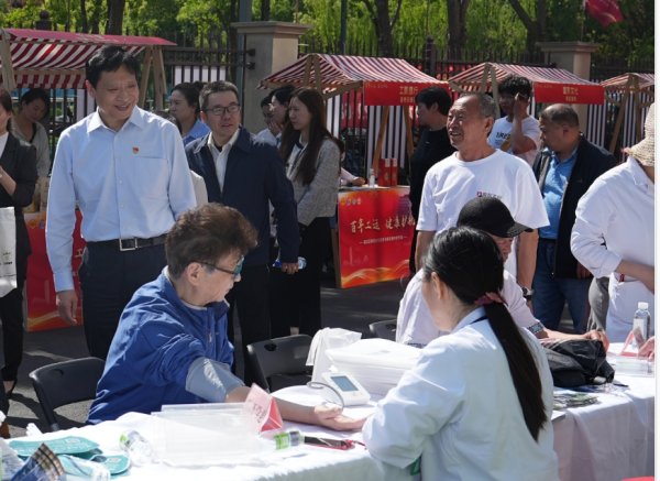 展鹏配资 “百年工运 健康护航”活动举行，嘉定以多维保障护航新就业形态劳动者安康